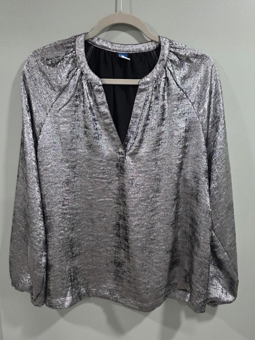 Old Navy Silver Metallic V-Neck Long-Sleeve Blouse